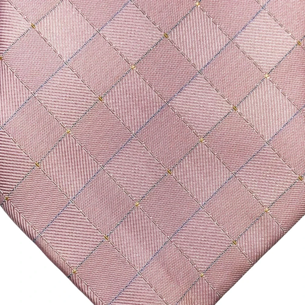 BURBERRY London Men's Checkered Neck Tie • 100% Silk •‎ two-tone pink